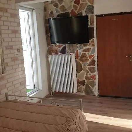 Καλινοβου 1 Κευελπιδων Πεδιον Αρεωσ Apartment Athens Exterior photo