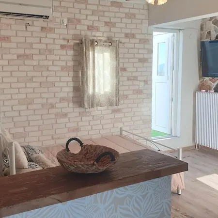 Καλινοβου 1 Κευελπιδων Πεδιον Αρεωσ Apartment Athens Exterior photo